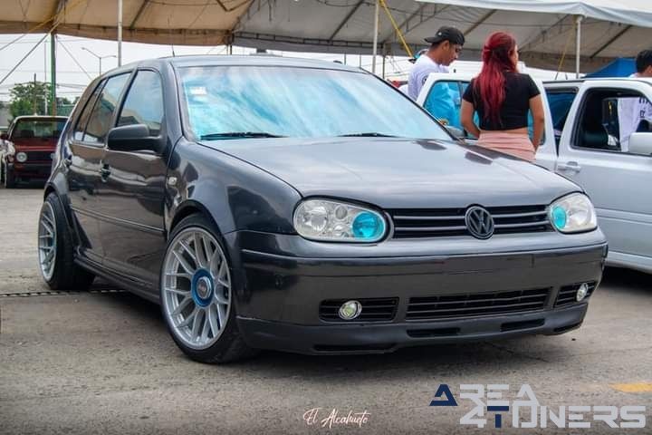 Convivencia Low Life
Imagen del reportaje de la revista Tuning Area4tuners.es, de la concentración de coches Tuning del año 2024 en Chalco De Díaz Covarrubias, México