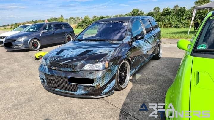 Airfield Motorfest
Imagen del reportaje de la revista Tuning Area4tuners.es, de la concentración de coches Tuning del año 2024 en Heidelberg, Alemania