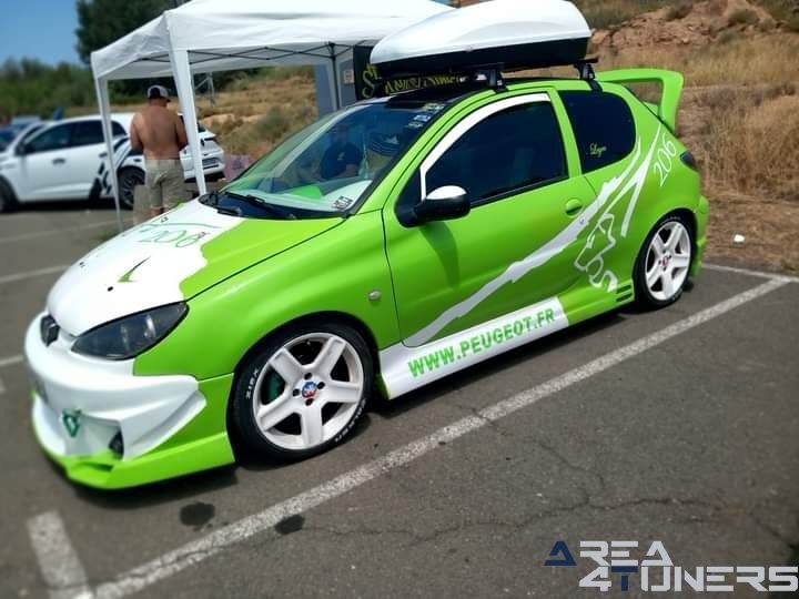 3a Concentración Tuning LLeida
Imagen del reportaje de la revista Tuning Area4tuners.es, de la concentración de coches Tuning del año 2024 en Lérida capital, España