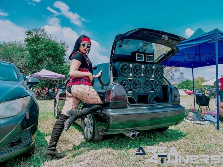Performance Fest Volumen 03
Imagen del reportaje de la revista Tuning Area4tuners.es, de la concentración de coches Tuning del año 2024 en Ixmiquilpan, Hidalgo, México