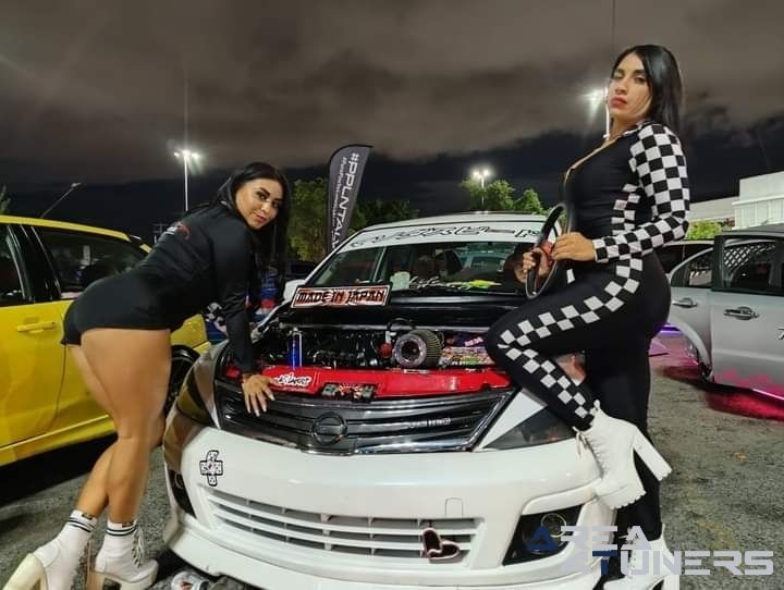 Elegance And Strenght
Imagen del reportaje de la revista Tuning Area4tuners.es, de la concentración de coches Tuning del año 2024 en Soriana Consulado, México D.F.