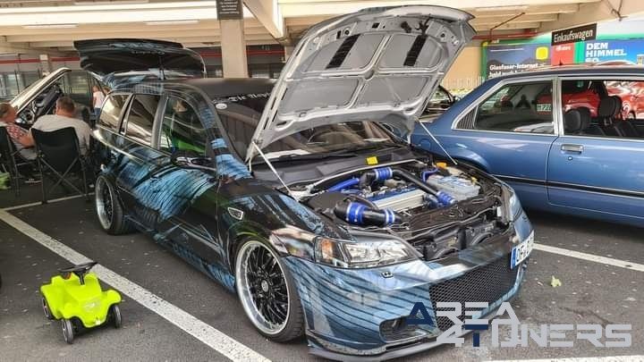 Selgros Cash And Carry
Imagen del reportaje de la revista Tuning Area4tuners.es, de la concentración de coches Tuning del año 2024 en Weiskirchen, Alemania