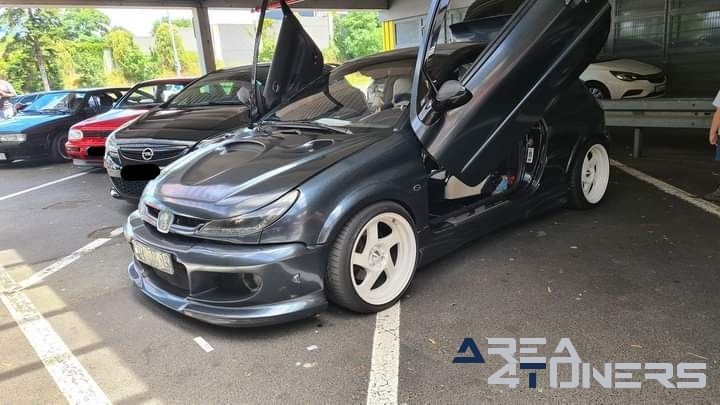 Selgros Cash And Carry
Imagen del reportaje de la revista Tuning Area4tuners.es, de la concentración de coches Tuning del año 2024 en Weiskirchen, Alemania