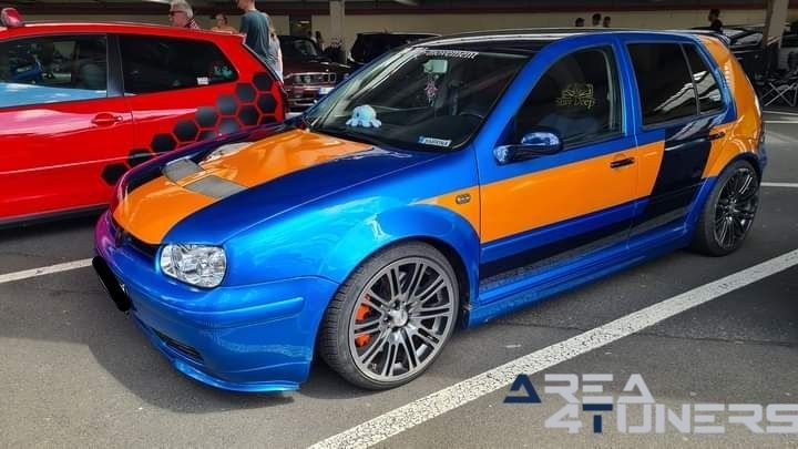 Selgros Cash And Carry
Imagen del reportaje de la revista Tuning Area4tuners.es, de la concentración de coches Tuning del año 2024 en Weiskirchen, Alemania