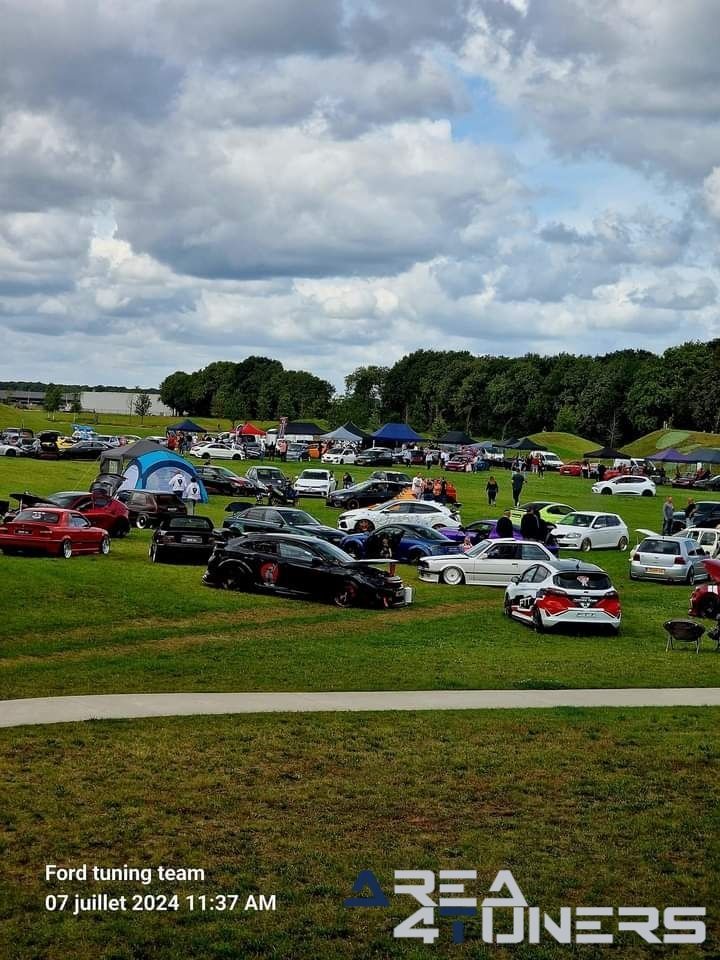 Vzw Passion For Cars
Imagen del reportaje de la revista Tuning Area4tuners.es, de la concentración de coches Tuning del año 2024 en Zondag, Holanda