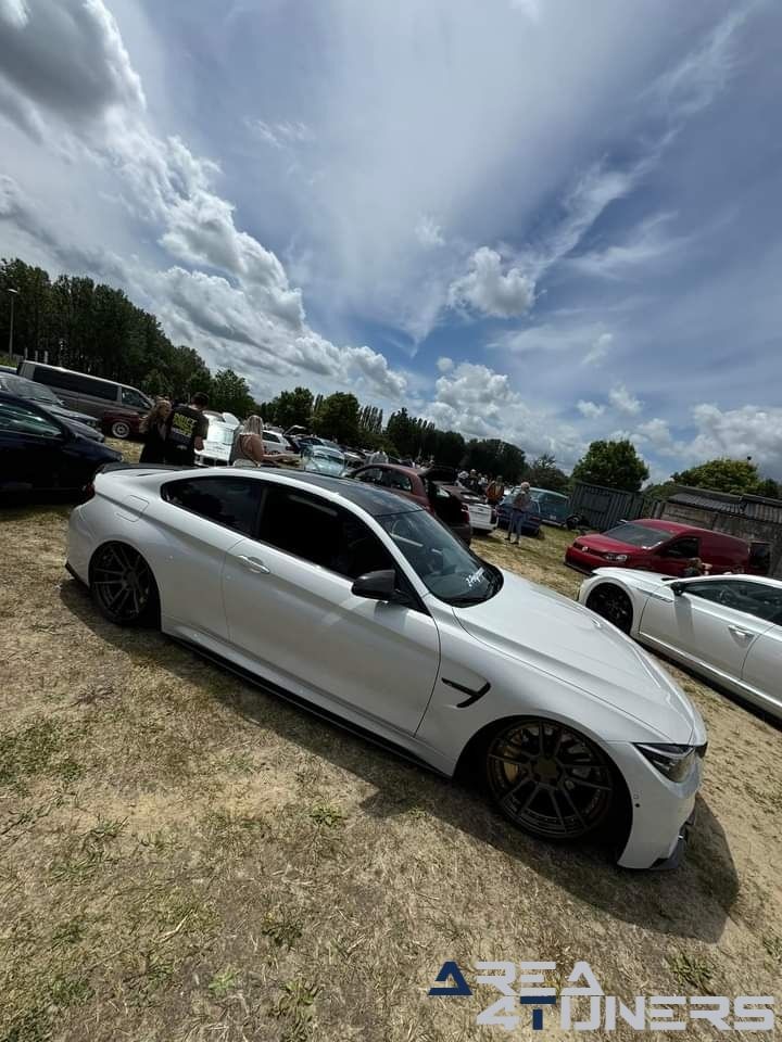 Drop Nation Lake Edition
Imagen del reportaje de la revista Tuning Area4tuners.es, de la concentración de coches Tuning del año 2024 en Chapelle Lez Herlaimont, Bélgica