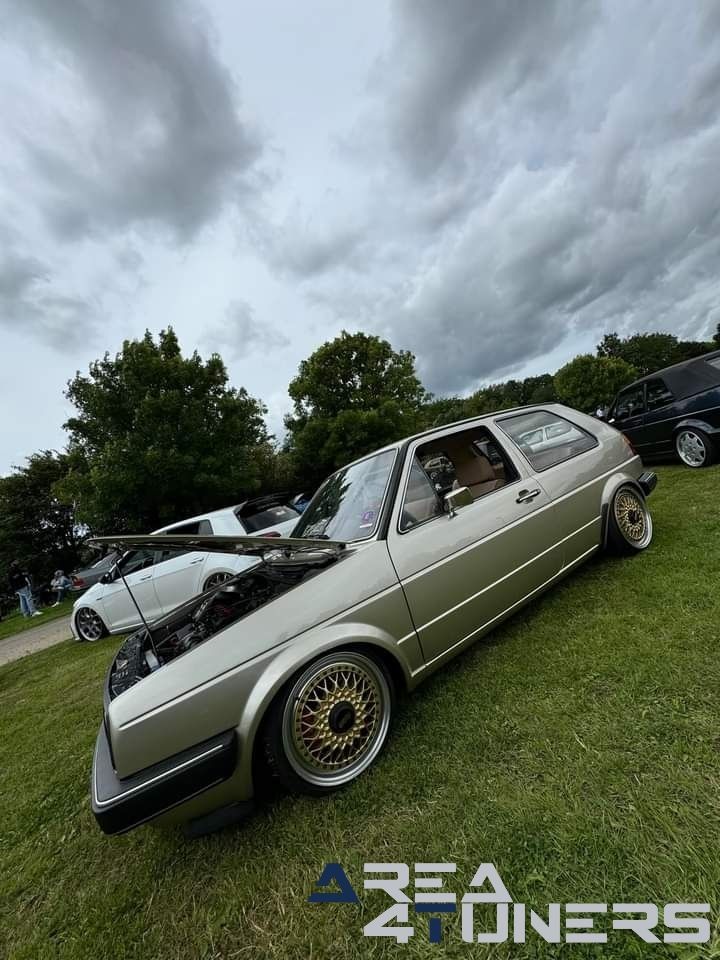 Drop Nation Lake Edition
Imagen del reportaje de la revista Tuning Area4tuners.es, de la concentración de coches Tuning del año 2024 en Chapelle Lez Herlaimont, Bélgica