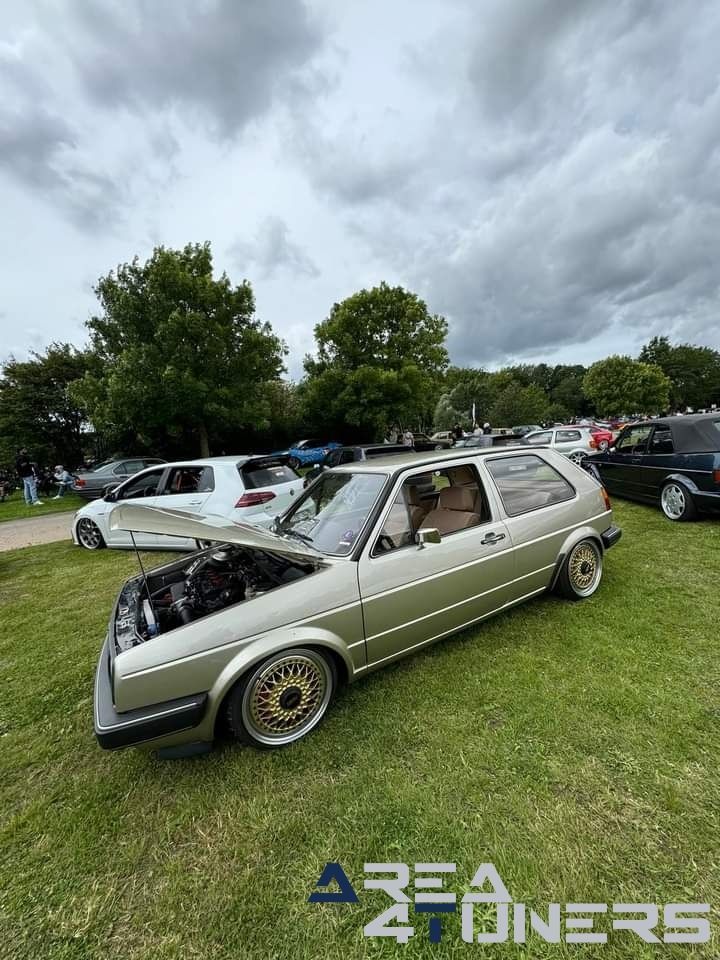 Drop Nation Lake Edition
Imagen del reportaje de la revista Tuning Area4tuners.es, de la concentración de coches Tuning del año 2024 en Chapelle Lez Herlaimont, Bélgica