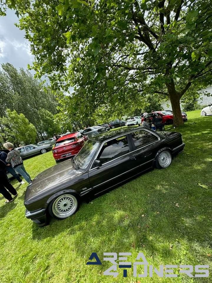 Drop Nation Lake Edition
Imagen del reportaje de la revista Tuning Area4tuners.es, de la concentración de coches Tuning del año 2024 en Chapelle Lez Herlaimont, Bélgica