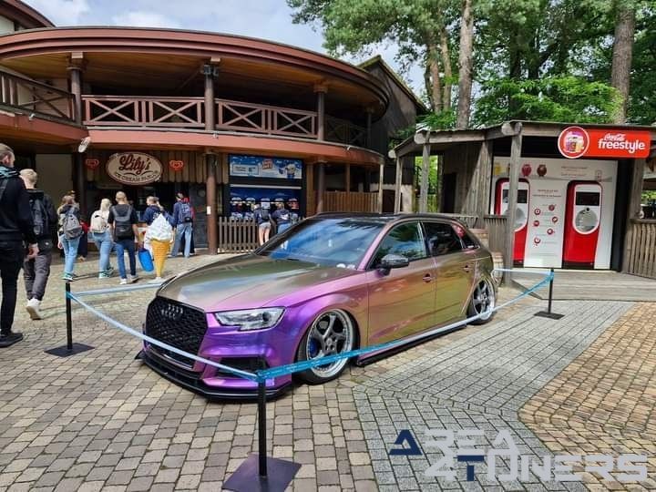 Cars & Rides Bobejaanland 2024
Imagen del reportaje de la revista Tuning Area4tuners.es, de la concentración de coches Tuning del año 2024 en Lichtaart, Bélgica