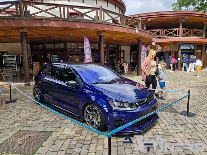 Cars & Rides Bobejaanland 2024
Imagen del reportaje de la revista Tuning Area4tuners.es, de la concentración de coches Tuning del año 2024 en Lichtaart, Bélgica