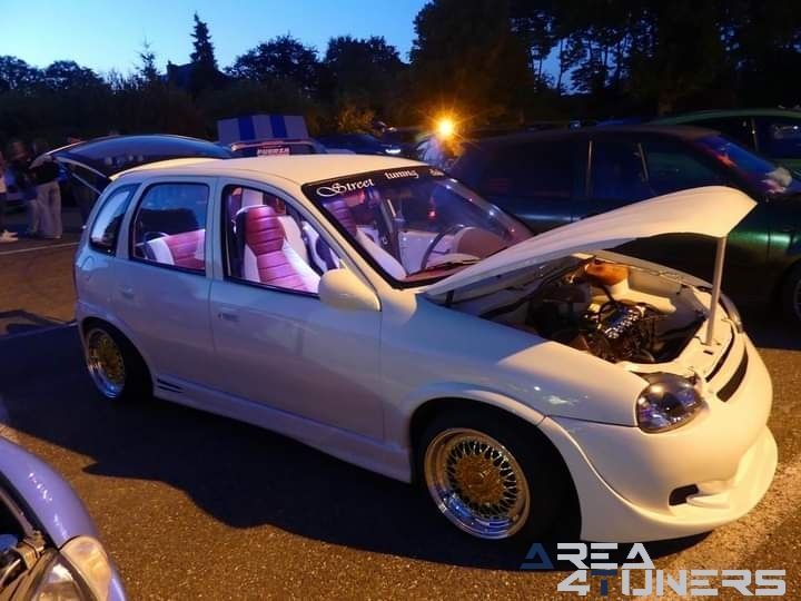 The Untouchables Tuning Night 15
Imagen del reportaje de la revista Tuning Area4tuners.es, de la concentración de coches Tuning del año 2024 en Meeuwen, Bélgica