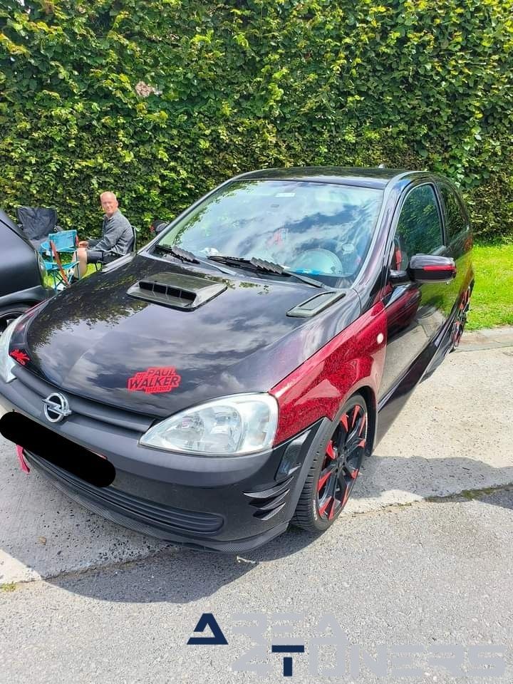 Back To The Roots 2024
Imagen del reportaje de la revista Tuning Area4tuners.es, de la concentración de coches Tuning del año 2024 en Gistel, Bélgica