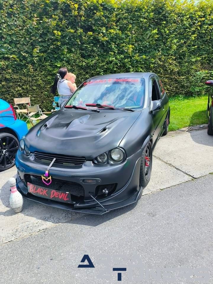 Back To The Roots 2024
Imagen del reportaje de la revista Tuning Area4tuners.es, de la concentración de coches Tuning del año 2024 en Gistel, Bélgica