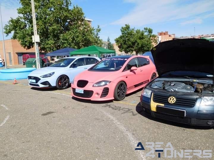 9º Little Garage Tuning Show
Imagen del reportaje de la revista Tuning Area4tuners.es, de la concentración de coches Tuning del año 2024 en Palencia capital, España