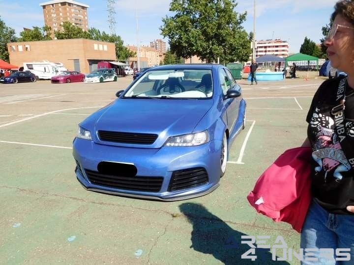 9º Little Garage Tuning Show
Imagen del reportaje de la revista Tuning Area4tuners.es, de la concentración de coches Tuning del año 2024 en Palencia capital, España