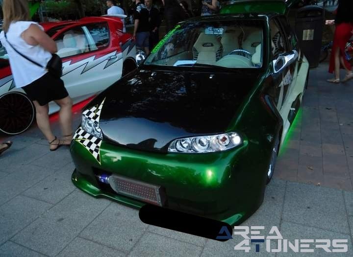 9º Little Garage Tuning Show
Imagen del reportaje de la revista Tuning Area4tuners.es, de la concentración de coches Tuning del año 2024 en Palencia capital, España