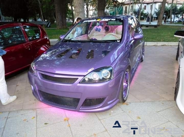 9º Little Garage Tuning Show
Imagen del reportaje de la revista Tuning Area4tuners.es, de la concentración de coches Tuning del año 2024 en Palencia capital, España