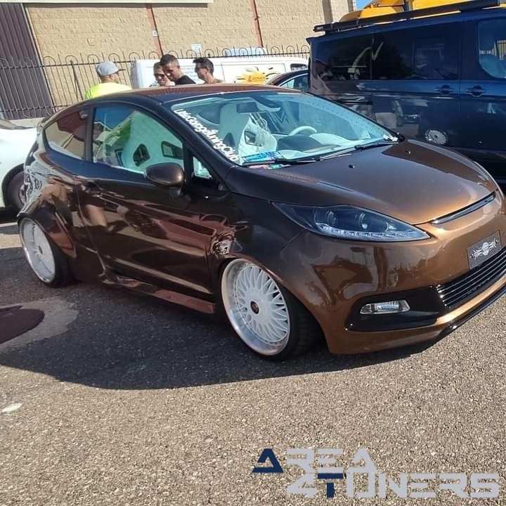 9º Little Garage Tuning Show
Imagen del reportaje de la revista Tuning Area4tuners.es, de la concentración de coches Tuning del año 2024 en Palencia capital, España