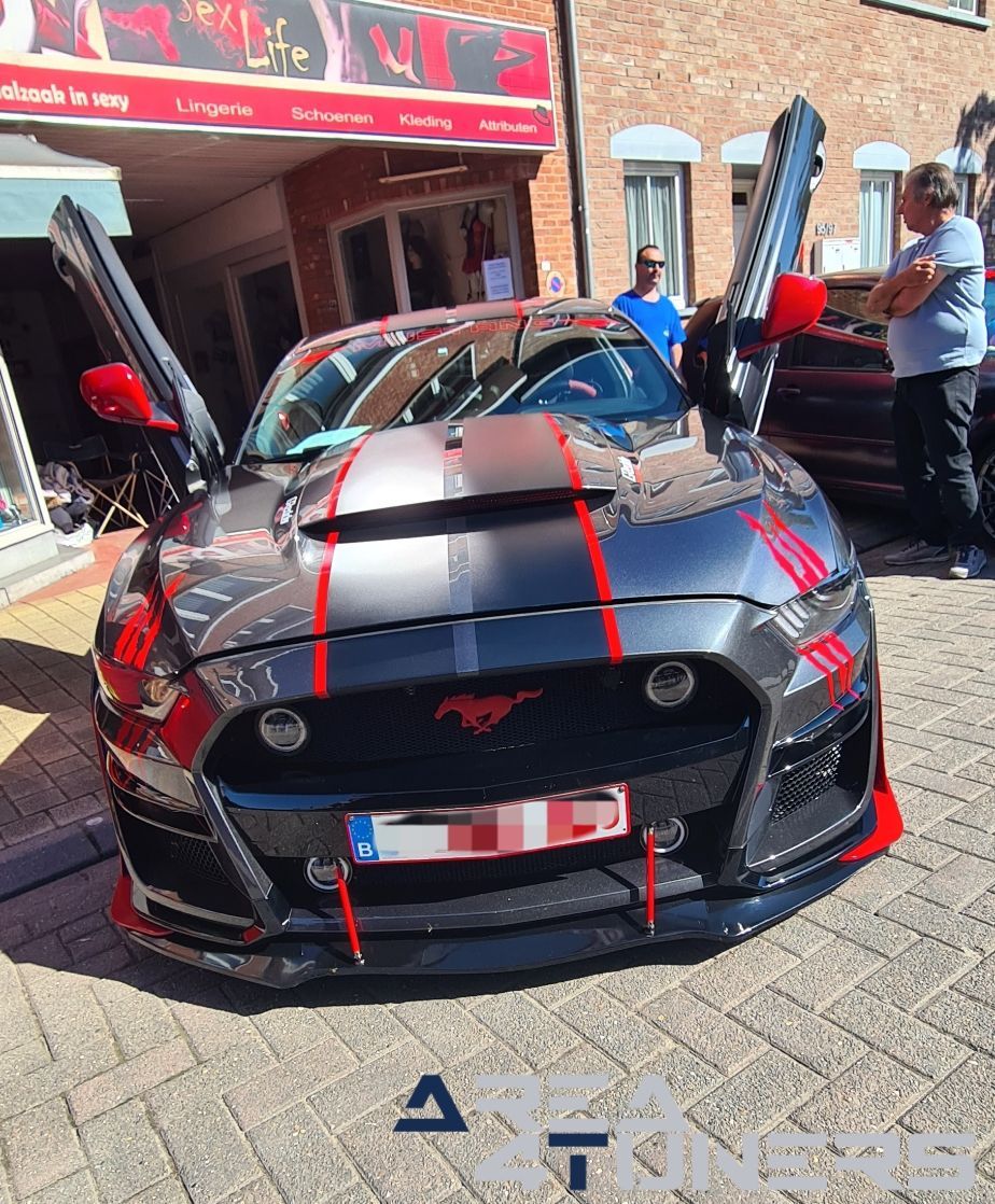 Fundays On Wheels 2.0
Imagen del reportaje de la revista Tuning Area4tuners.es, de la concentración de coches Tuning del año 2024 en Aarschot, Bélgica.