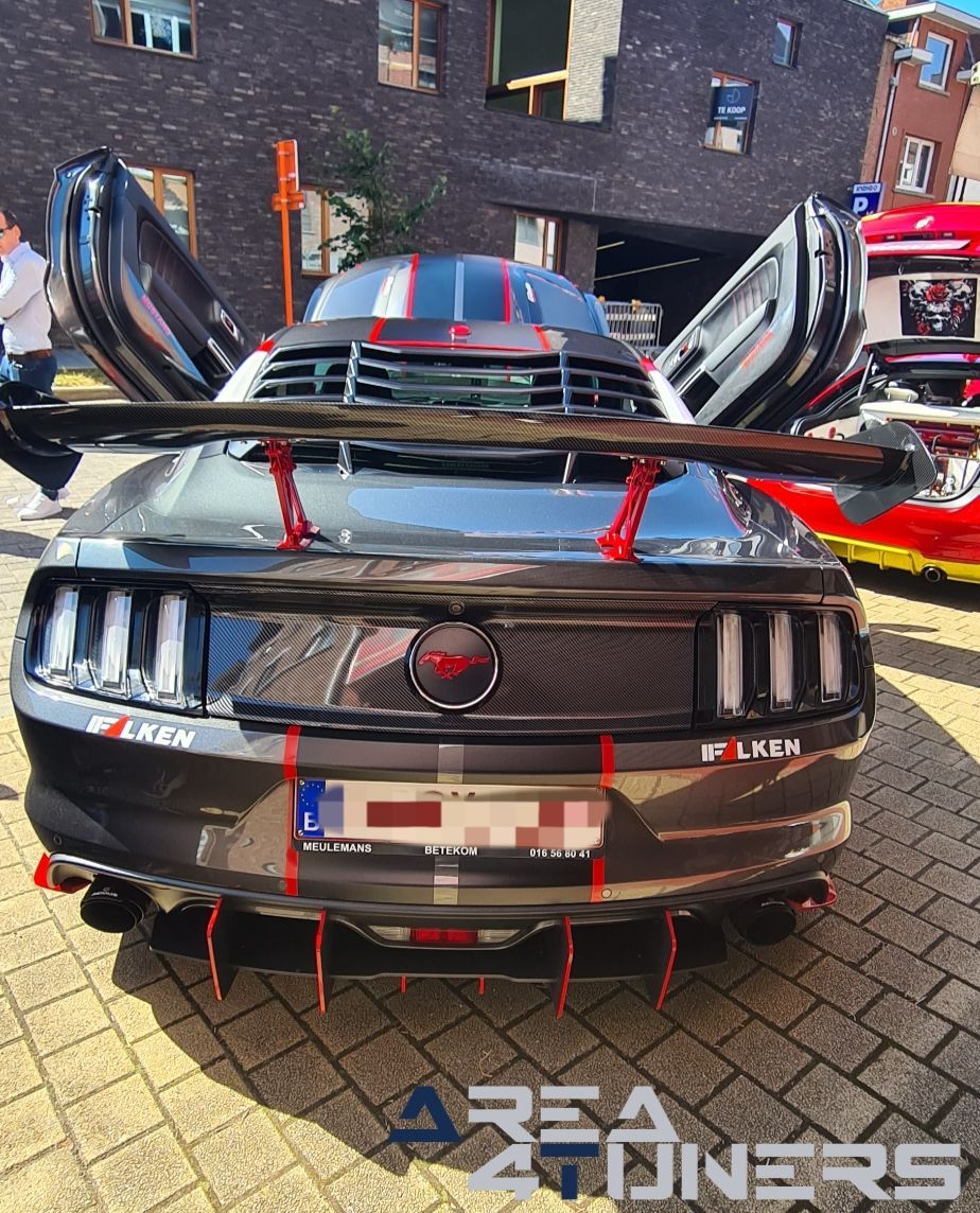 Fundays On Wheels 2.0
Imagen del reportaje de la revista Tuning Area4tuners.es, de la concentración de coches Tuning del año 2024 en Aarschot, Bélgica.