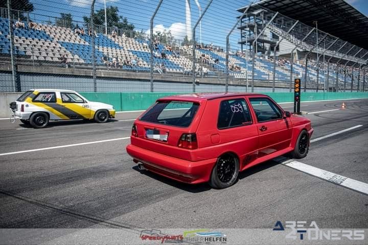 L-8 Night
Imagen del reportaje de la revista Tuning Area4tuners.es, de la concentración de coches Tuning del año 2024 en Lausitring, Alemania,