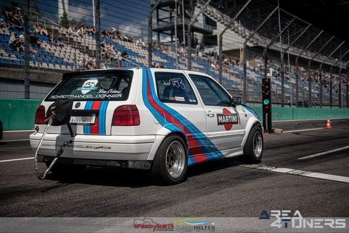 L-8 Night
Imagen del reportaje de la revista Tuning Area4tuners.es, de la concentración de coches Tuning del año 2024 en Lausitring, Alemania,