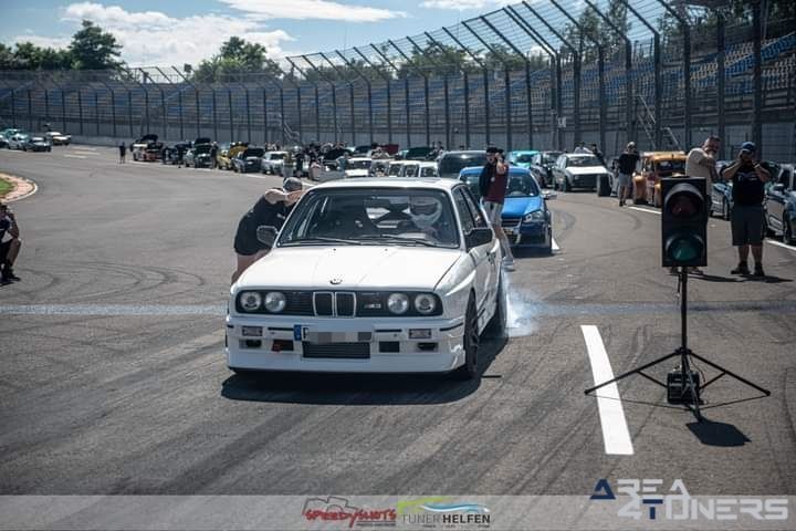 L-8 Night
Imagen del reportaje de la revista Tuning Area4tuners.es, de la concentración de coches Tuning del año 2024 en Lausitring, Alemania,