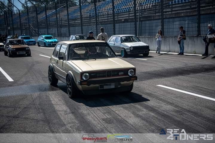 L-8 Night
Imagen del reportaje de la revista Tuning Area4tuners.es, de la concentración de coches Tuning del año 2024 en Lausitring, Alemania,