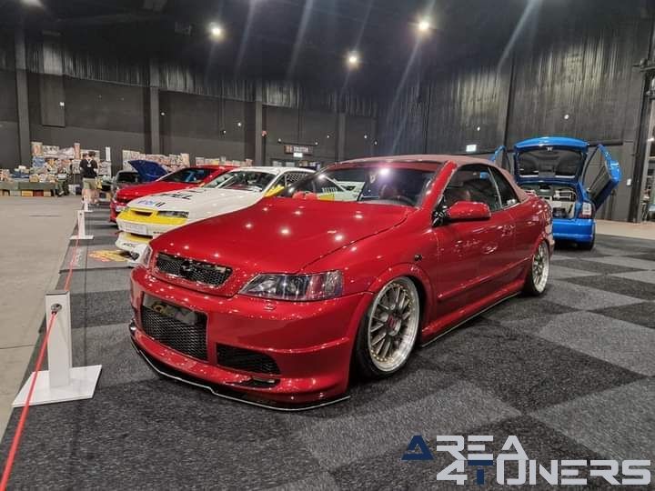 Imagen del reportaje de la revista Automadness De Bosch
Tuning Area4tuners.es, de la concentración de coches Tuning del año 2024 en Brabanthallen, Holanda