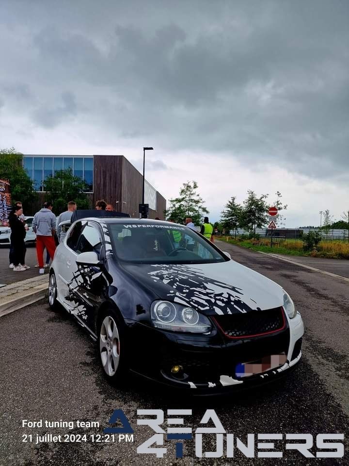 Nationale Car Meeting
Imagen del reportaje de la revista Tuning Area4tuners.es, de la concentración de coches Tuning del año 2024 en Hoogstraten, Bélgica.