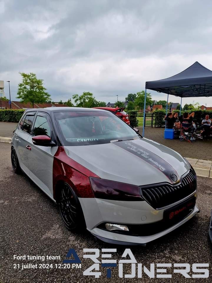Nationale Car Meeting
Imagen del reportaje de la revista Tuning Area4tuners.es, de la concentración de coches Tuning del año 2024 en Hoogstraten, Bélgica.
