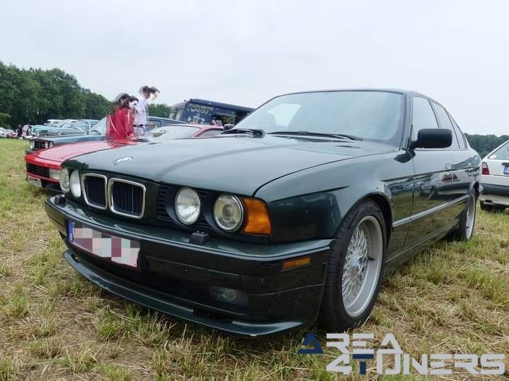 Summer Sweetness
Imagen del reportaje de la revista Tuning Area4tuners.es, de la concentración de coches Tuning del año 2024 en Tielt, Bélgica.