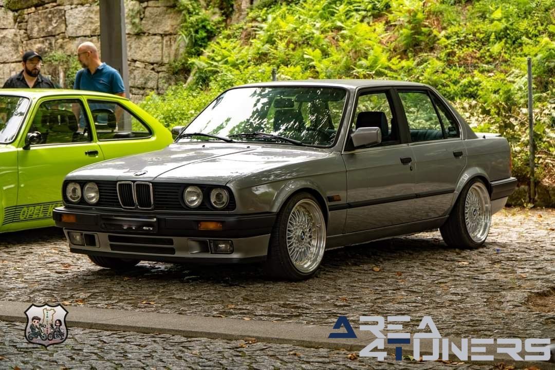 Moncao On Fire
Imagen del reportaje de la revista Tuning Area4tuners.es, de la concentración de coches Tuning del año 2024 en Moncao, Portugal.