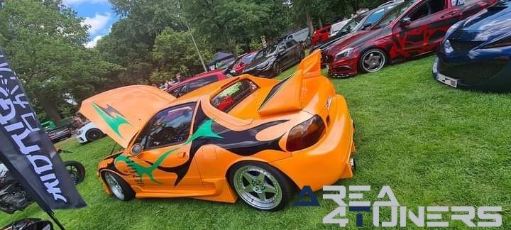 Chique Belgique 3
Imagen del reportaje de la revista Tuning Area4tuners.es, de la concentración de coches Tuning del año 2024 en Wielsbeke, Bélgica.