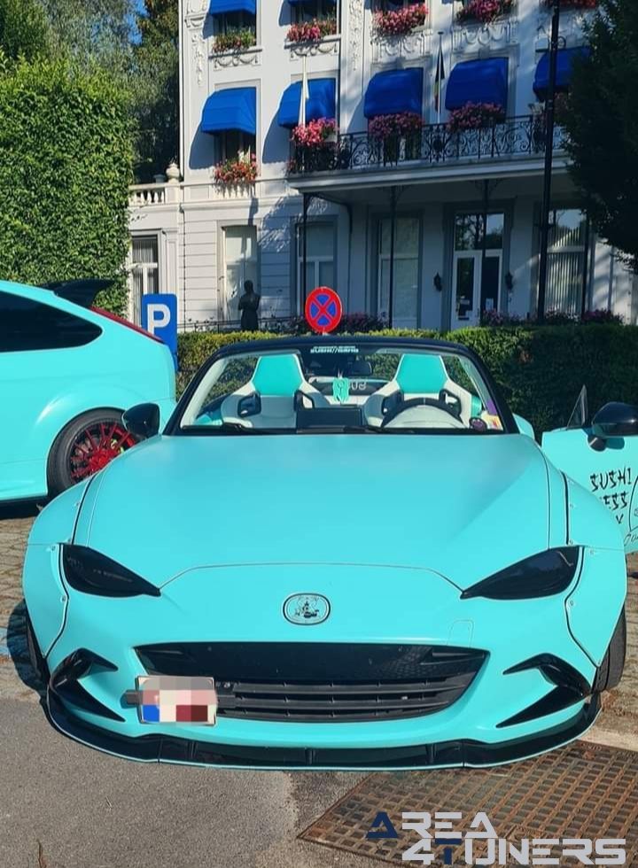 Chique Belgique 3
Imagen del reportaje de la revista Tuning Area4tuners.es, de la concentración de coches Tuning del año 2024 en Wielsbeke, Bélgica.