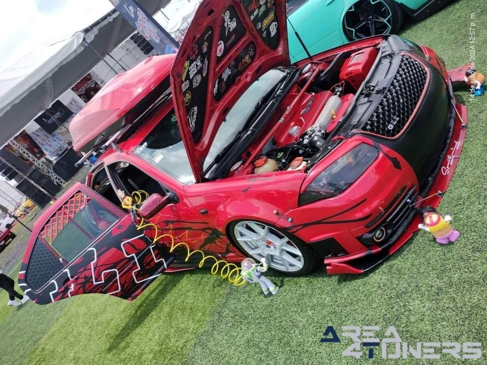La Gran Pica
Imagen del reportaje de la revista Tuning Area4tuners.es, de la concentración de coches Tuning del año 2024 en San Pancho, México.