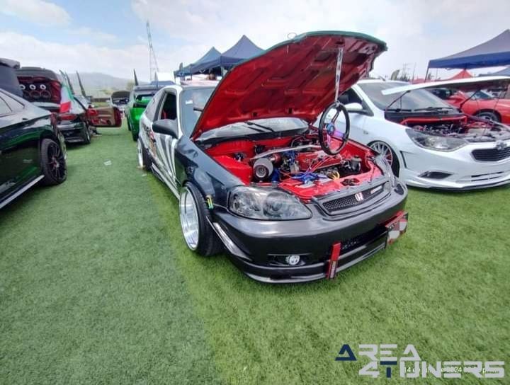 La Gran Pica
Imagen del reportaje de la revista Tuning Area4tuners.es, de la concentración de coches Tuning del año 2024 en San Pancho, México.