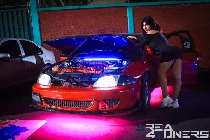 Vag Life Neza 2024
Imagen del reportaje de la revista Tuning Area4tuners.es, de la concentración de coches Tuning del año 2024 en Nezahualcoyotl, México.