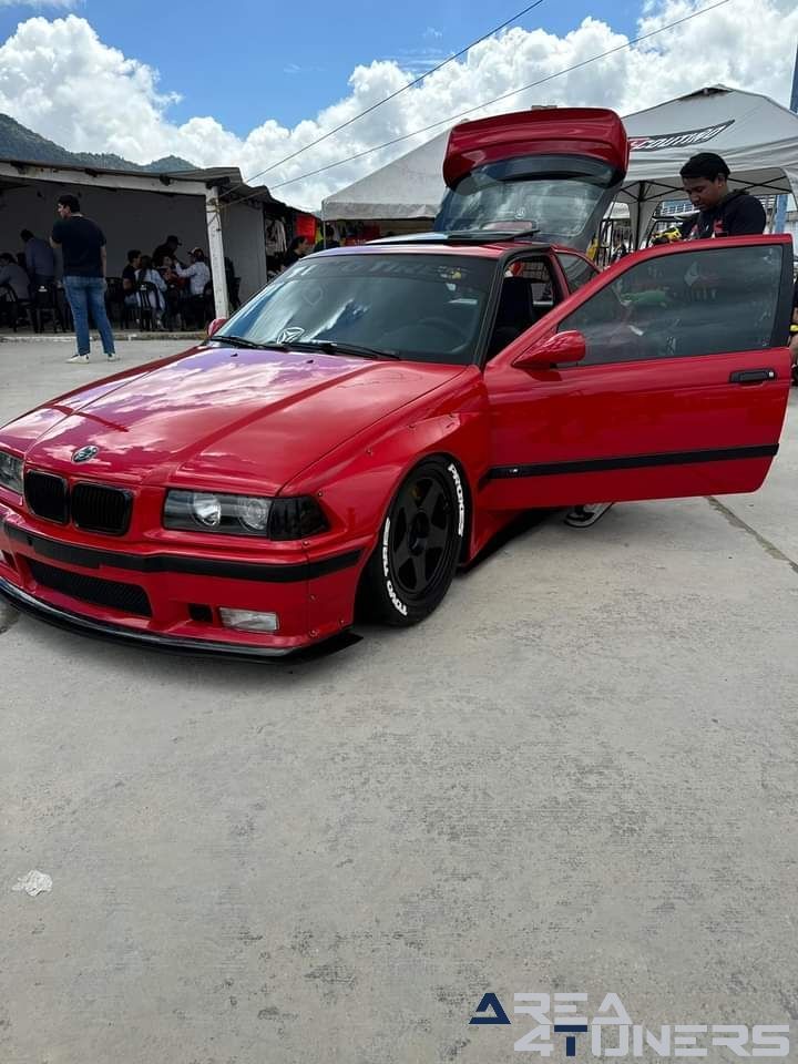 Mtz Vag Show
Imagen del reportaje de la revista Tuning Area4tuners.es, de la concentración de coches Tuning del año 2024 en San Cristóbal De Las Casas, México.