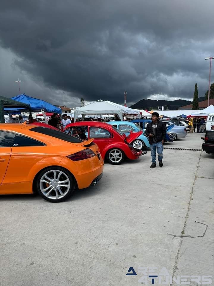 Mtz Vag Show
Imagen del reportaje de la revista Tuning Area4tuners.es, de la concentración de coches Tuning del año 2024 en San Cristóbal De Las Casas, México.