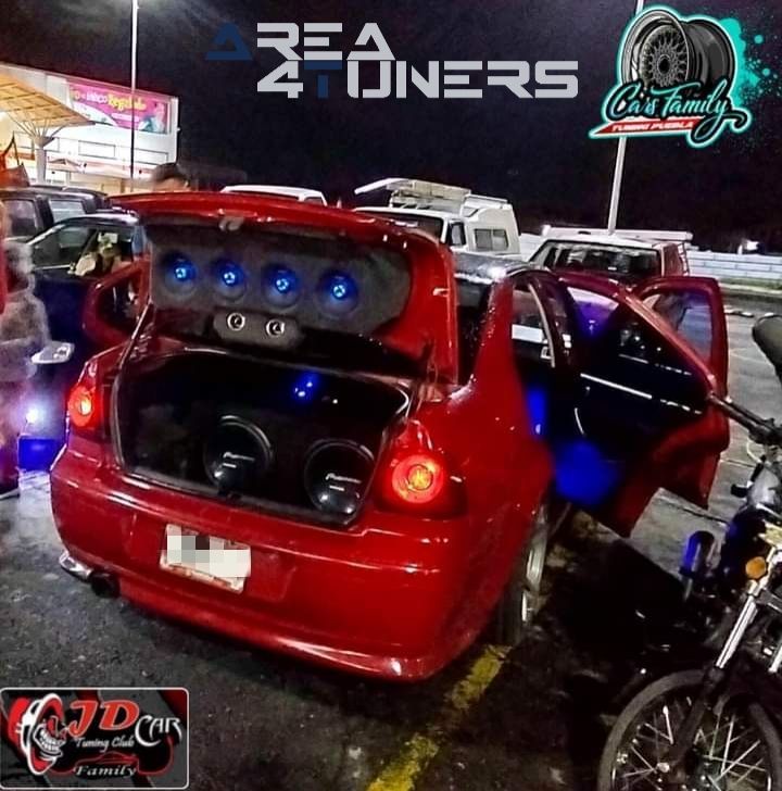 1er Aniversario JD Car
Imagen del reportaje de la revista Tuning Area4tuners.es, de la concentración de coches Tuning del año 2024 en Puebla, México