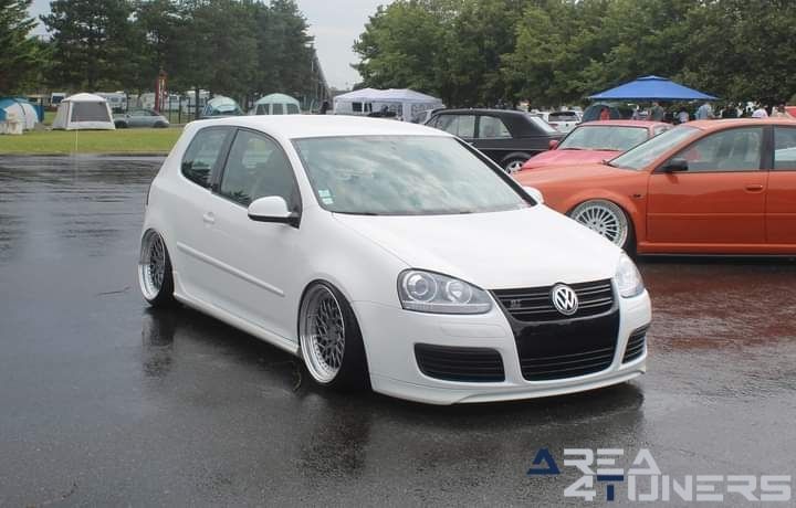 VWSE 2024
Imagen del reportaje de la revista Tuning Area4tuners.es, de la concentración de coches Tuning del año 2024 en Magny Cours, Francia.