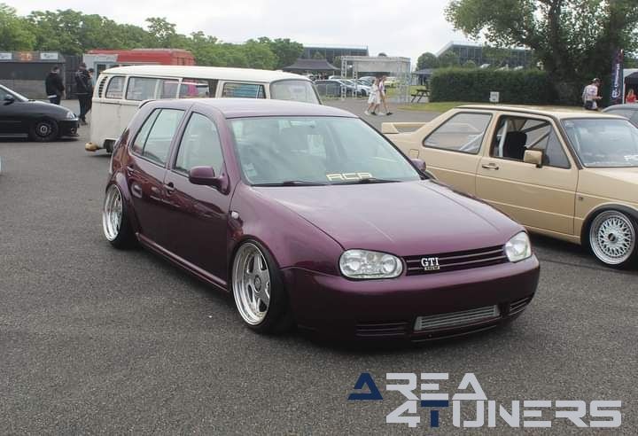 VWSE 2024
Imagen del reportaje de la revista Tuning Area4tuners.es, de la concentración de coches Tuning del año 2024 en Magny Cours, Francia.