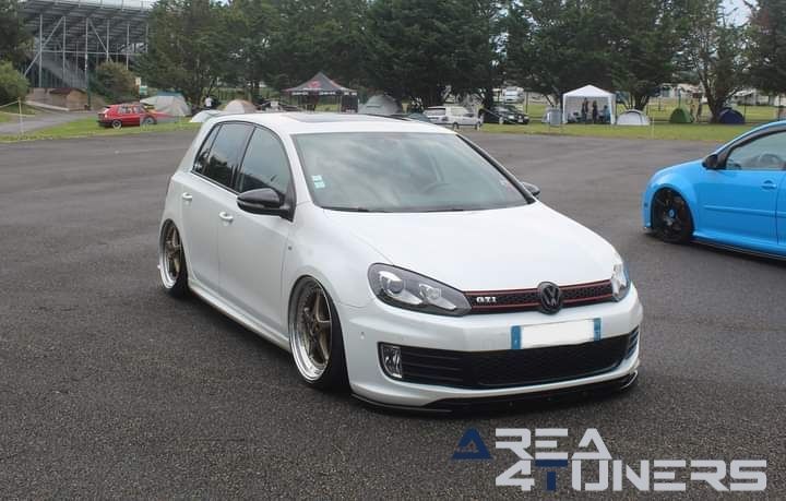 VWSE 2024
Imagen del reportaje de la revista Tuning Area4tuners.es, de la concentración de coches Tuning del año 2024 en Magny Cours, Francia.