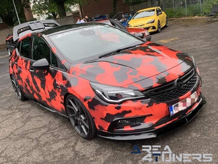 Meeting Krefeld
Imagen del reportaje de la revista Tuning Area4tuners.es, de la concentración de coches Tuning del año 2024 en Krefeld, Alemania.