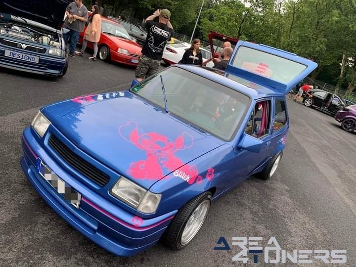 Meeting Krefeld
Imagen del reportaje de la revista Tuning Area4tuners.es, de la concentración de coches Tuning del año 2024 en Krefeld, Alemania.