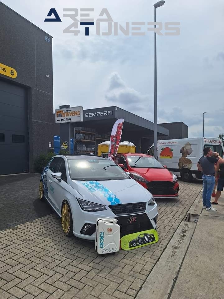 Crazy Sunday Tuning Edition
Imagen del reportaje de la revista Tuning Area4tuners.es, de la concentración de coches Tuning del año 2024 en Wingene, Bélgica.