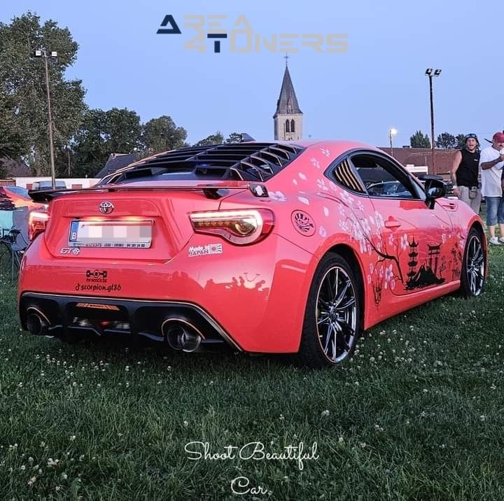 Tuning Du Nuit Gaz-Man Golden Squad
Imagen del reportaje de la revista Tuning Area4tuners.es, de la concentración de coches Tuning del año 2024 Taintignies, Bélgica.