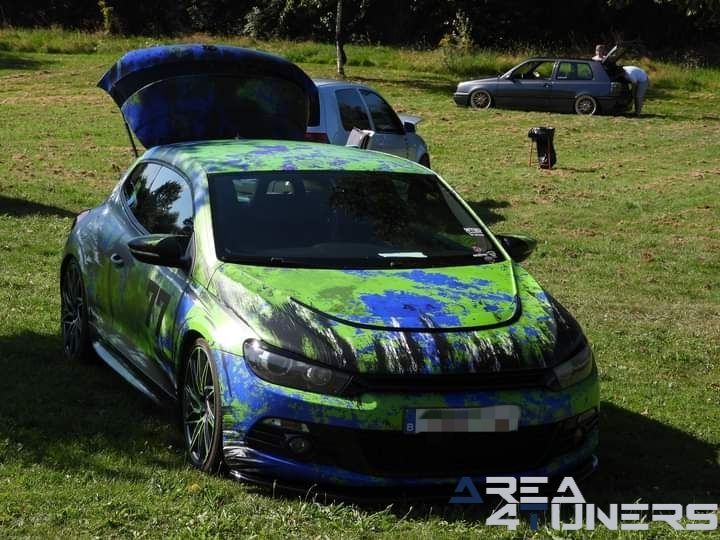 Lazy Sunday The Lake 2024
Imagen del reportaje de la revista Tuning Area4tuners.es, de la concentración de coches Tuning del año 2024 en Jabbeke, Bélgica.